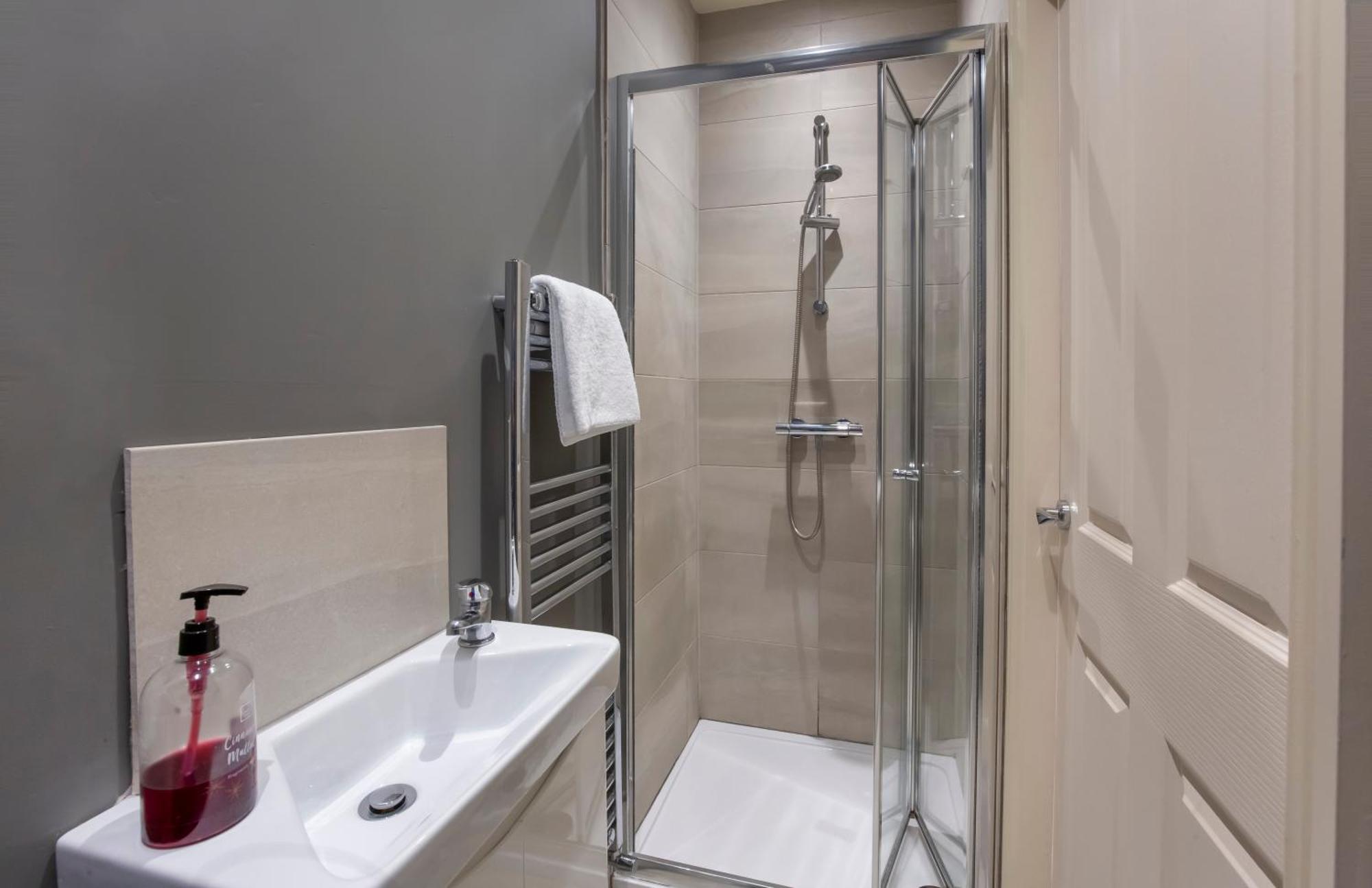 Patrick'S Pool- 4 Bedroom,4 Bathroom, Most Central Luxury Townhouse! York Extérieur photo