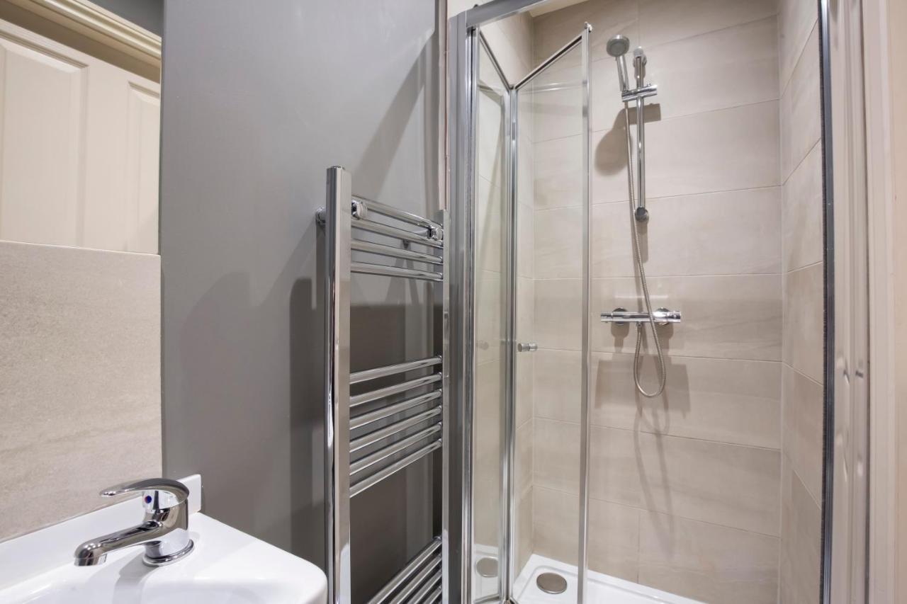 Patrick'S Pool- 4 Bedroom,4 Bathroom, Most Central Luxury Townhouse! York Extérieur photo