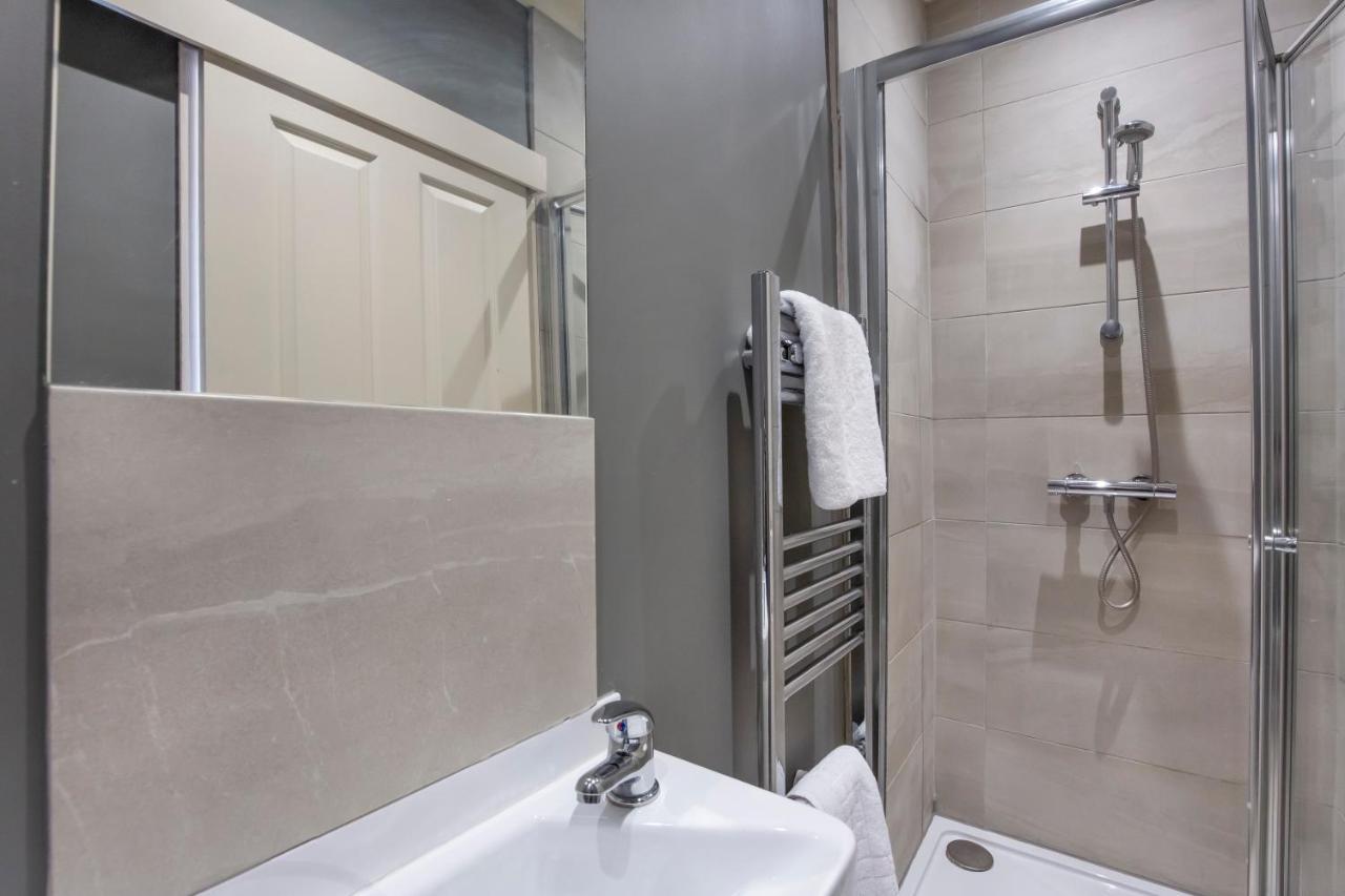 Patrick'S Pool- 4 Bedroom,4 Bathroom, Most Central Luxury Townhouse! York Extérieur photo